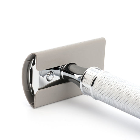 Blade_Guard_for_Safety_Razor__Edwin_Jagger__Muhle__-_2_RGN3L1O1285P_71069e22-9cda-4e9c-b82e-02662a34b79b.jpg