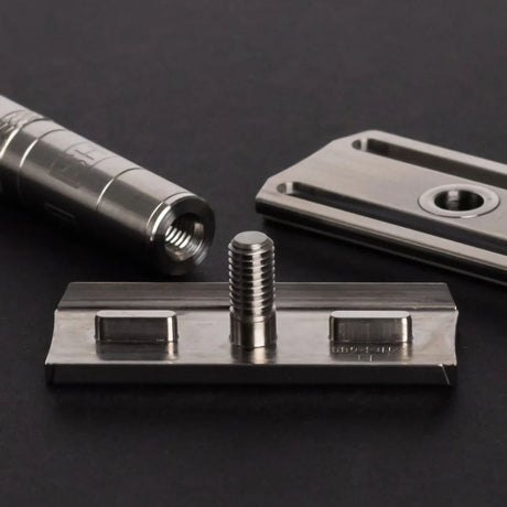 Henson Ti22 Safety Razor (Titanium) Medium blade exposure - 5.jpg