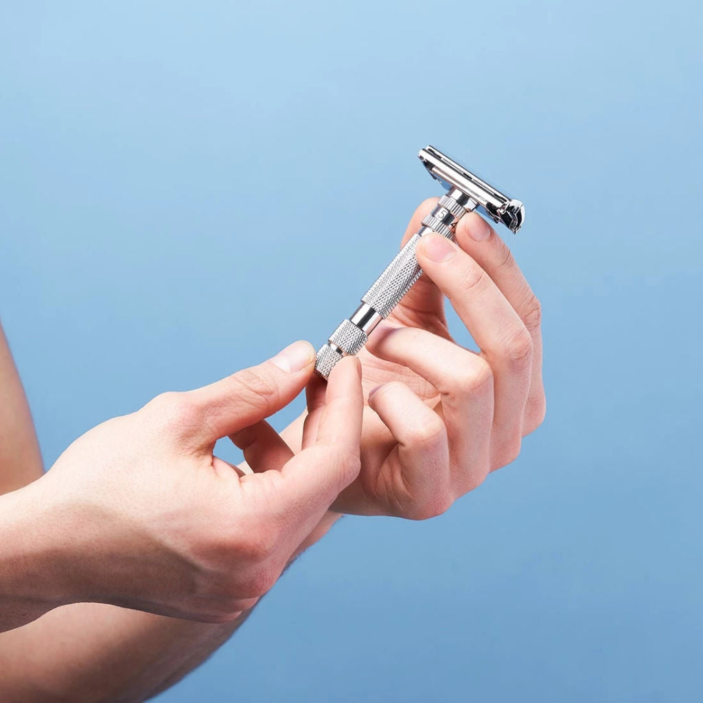 1ny1FI1VT2i43xlM2D6e_Rockwell_Model_T_Fully_Adjustable_Twist-To-Open_Safety_Razor__W-Chrome__-_4.jpg