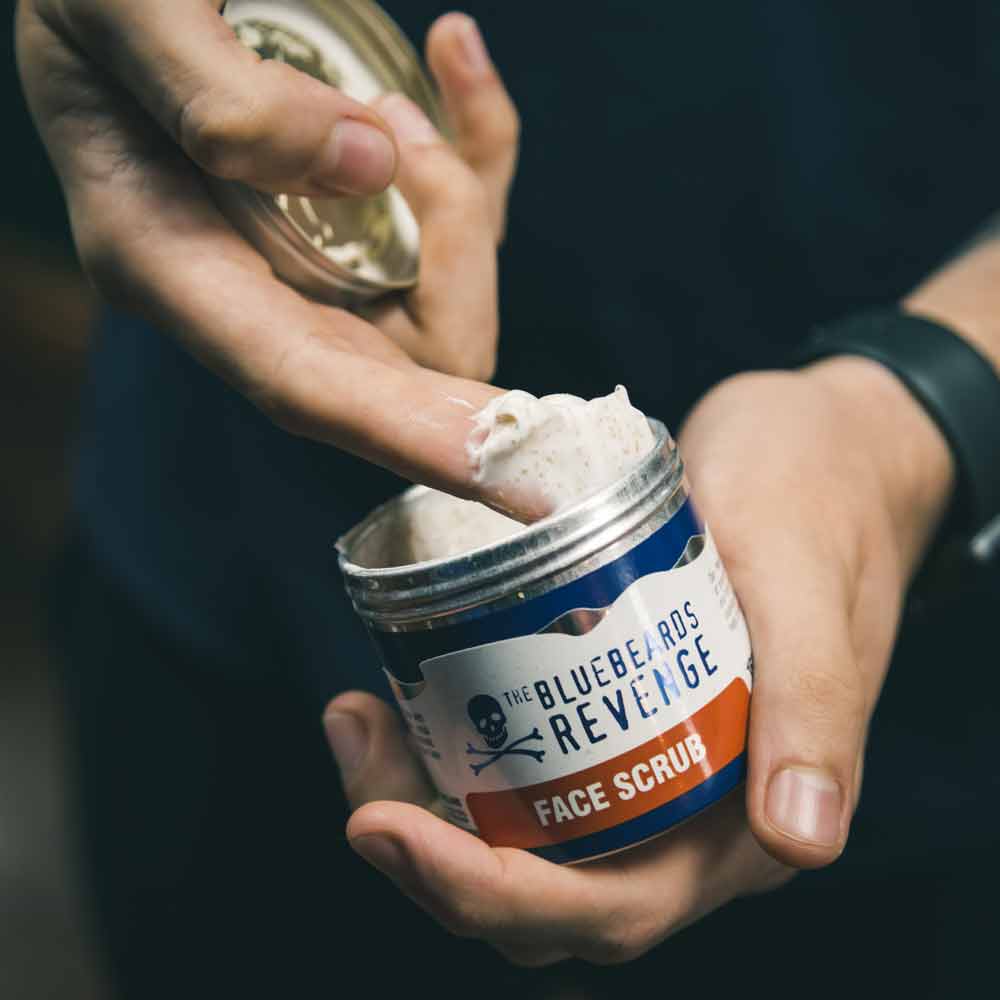 BlueBeards_20Revenge_20Face_20Scrub_20_150ml_20-_202_f9044acd-497e-4360-b35a-6d3e51d08d4f.jpg