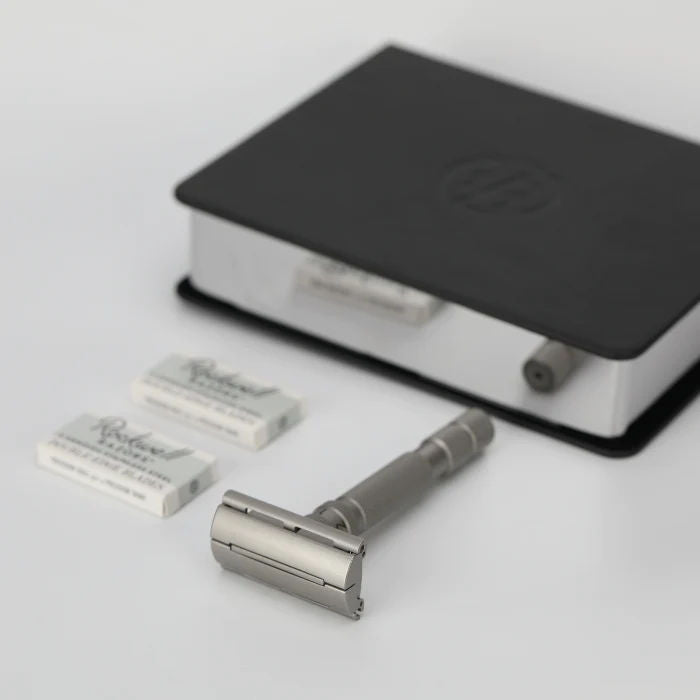Rockwell T2 (Stainless Steel) Fully Adjustable Twist-To-Open Safety Razor - 5.jpg