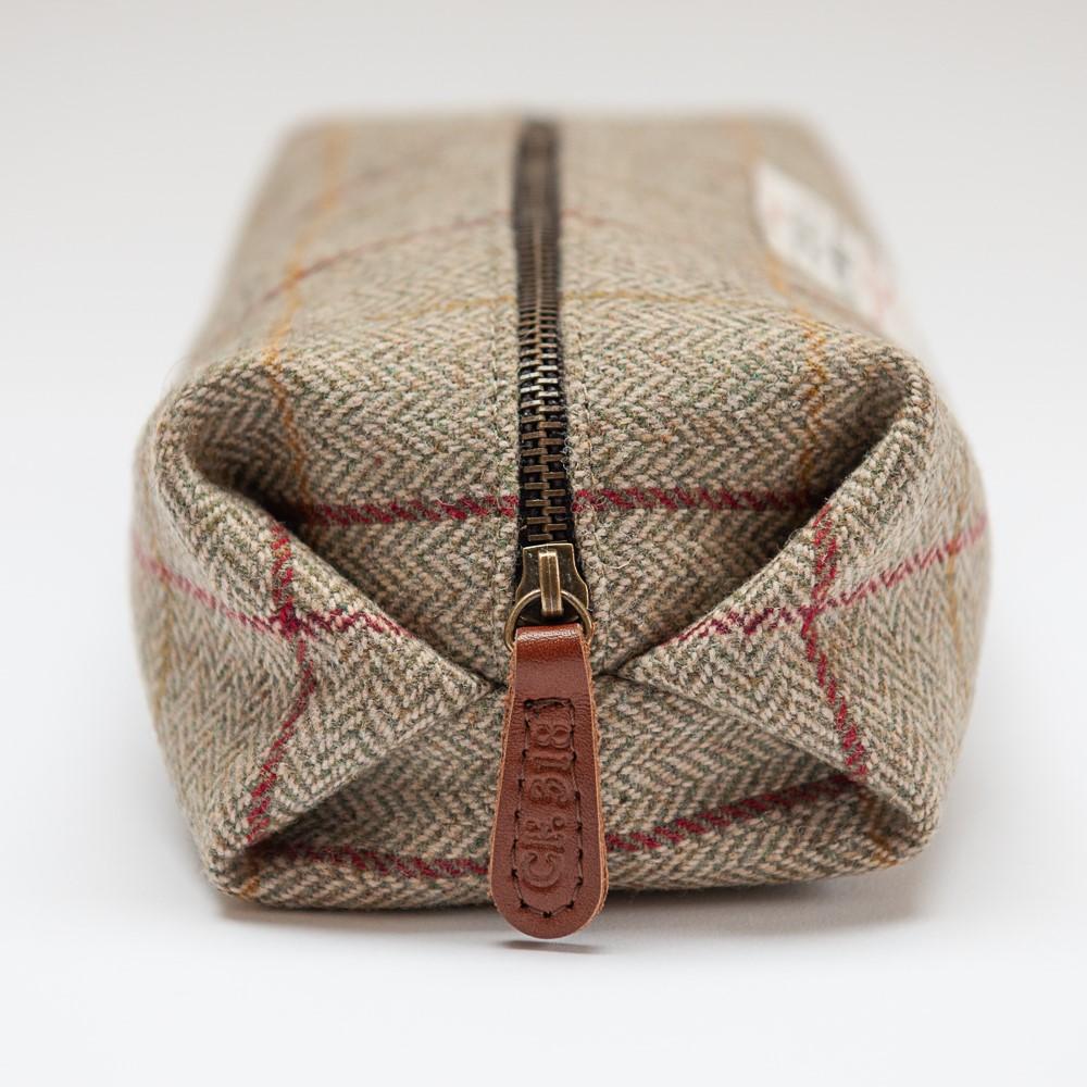 Captain_Fawcett_s_Tweed_Wash_Bag__CF.318__-_3.jpg