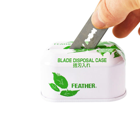 Feather_Blade_Disposal_Case_-_3.jpg
