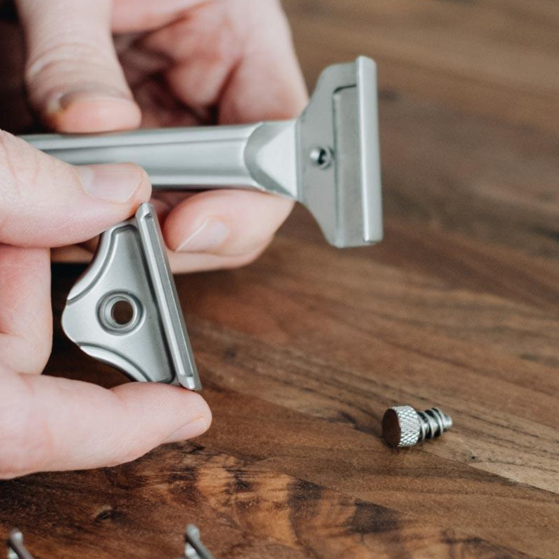 Supply Single Edge Razor Extra Screw (Stainless) – FineShave